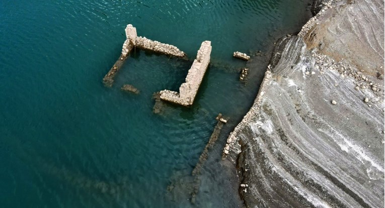 FOTO U Grčkoj se pojavilo potopljeno selo