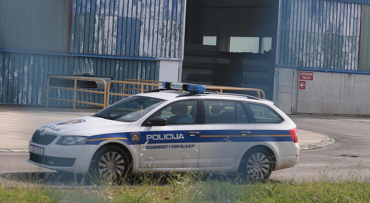 Rus sletio u Istru s prigušivačima u prtljazi. Uhićen je