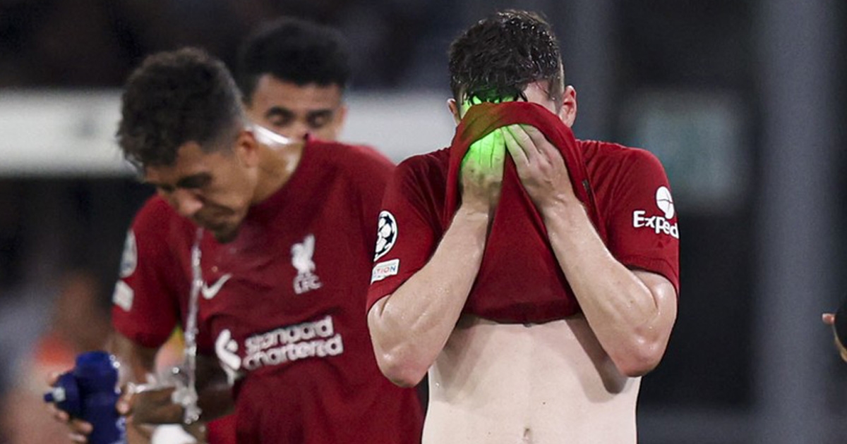 Carragher: Liverpool igra samoubilački. Neugodno je koliko je loš