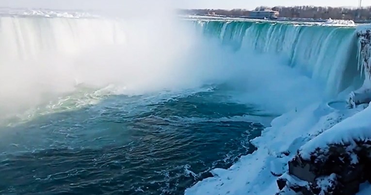 VIDEO Polarna hladnoća u Americi, zaleđeni Slapovi Niagare