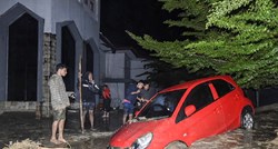 U Indoneziji poplave ubile najmanje 16 ljudi, stotine evakuiranih