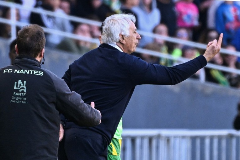 Halilhodžić poludio nakon kiksa: Baš me briga za suspenziju. Završio sam s nogometom