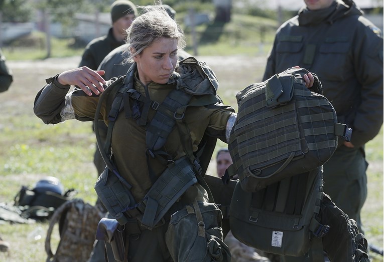 Ukrajinski ministar obrane: Žene u vojsci dobivaju posebne uniforme