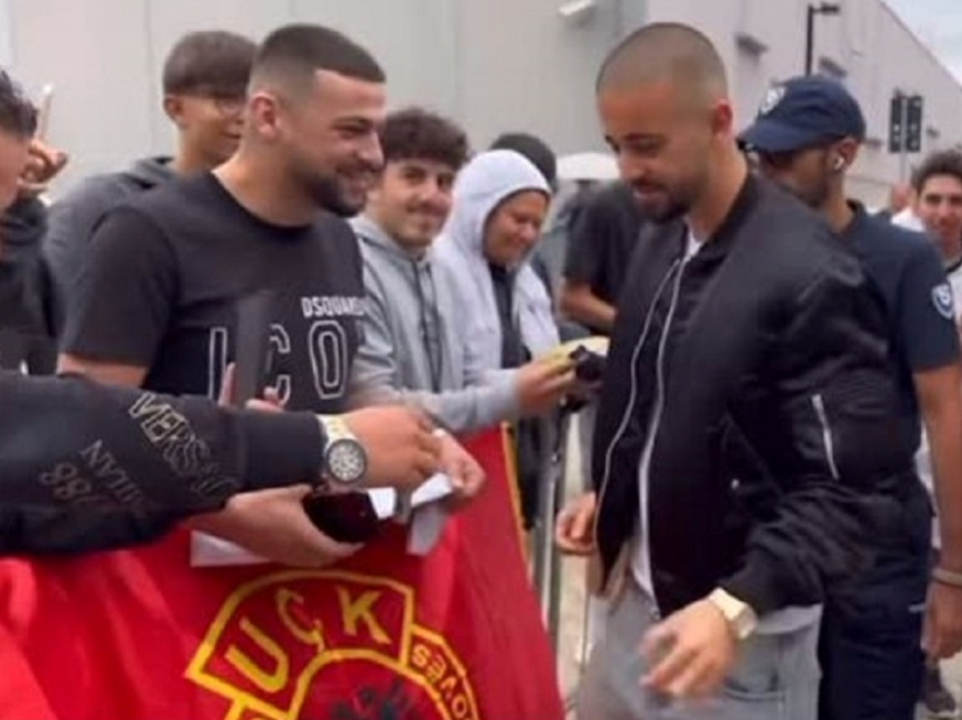 Novi igrač Juventusa potpisao zastavu Oslobodilačke vojske Kosova. Srbi poludjeli