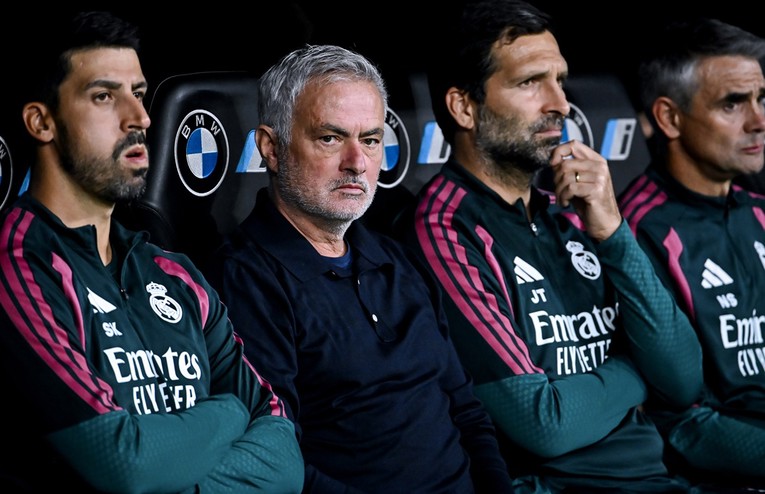 Mourinho bijesan na suce. Odbio je govoriti nakon utakmice