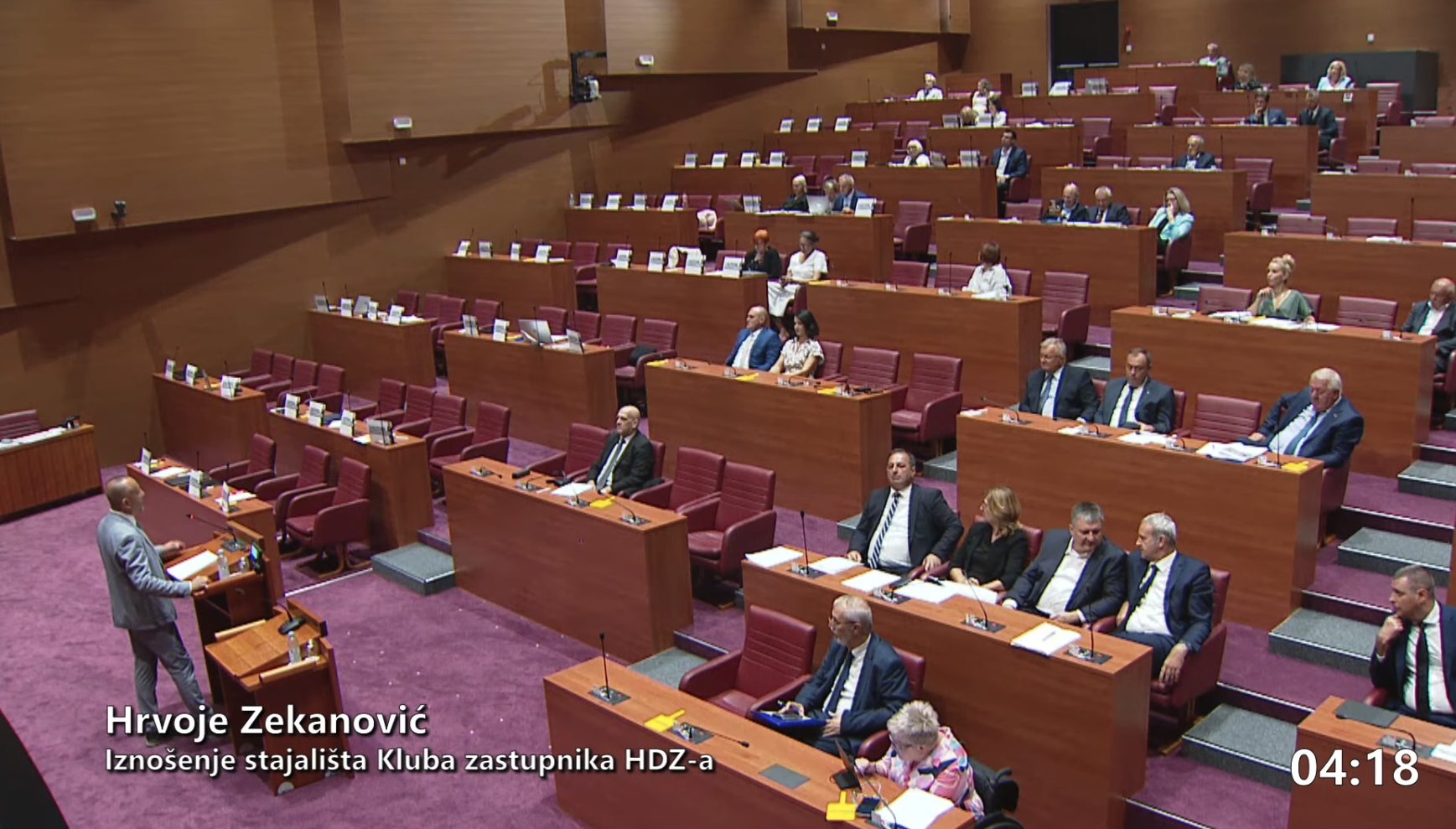 Zekanović: Milanović je na Hvaru i otvara pivo, a SDP-ovaca nema u sabornici