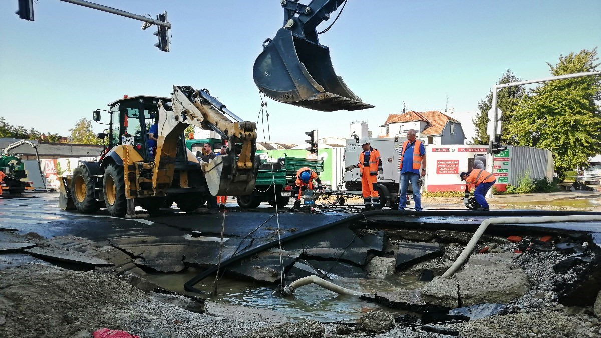 Nekoliko ulica u Zagrebu bez vode, opet je pukla cijev