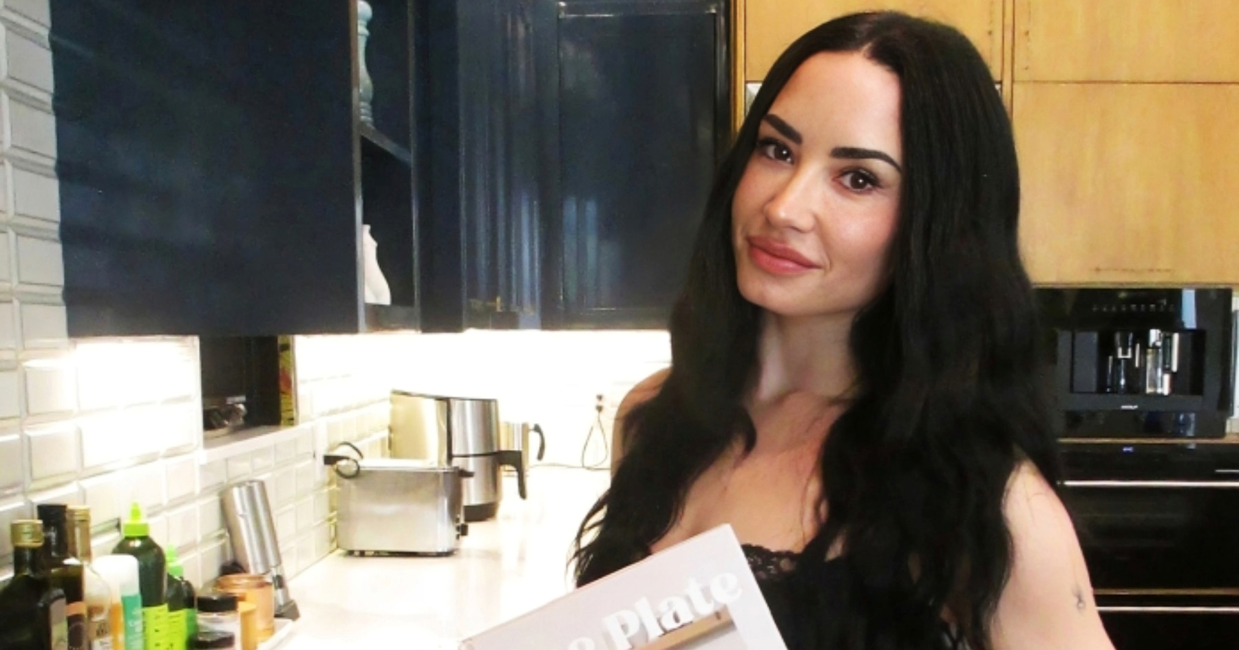 Poznata pjevačica godinama se borila s bulimijom, a sada izdaje svoju prvu kuharicu