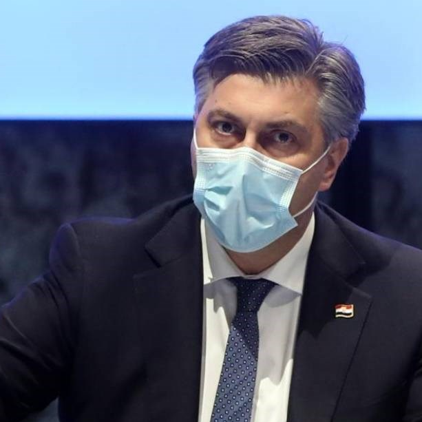 Svi učenici se vraćaju u osnovne škole, dopuštaju se treninzi na otvorenom