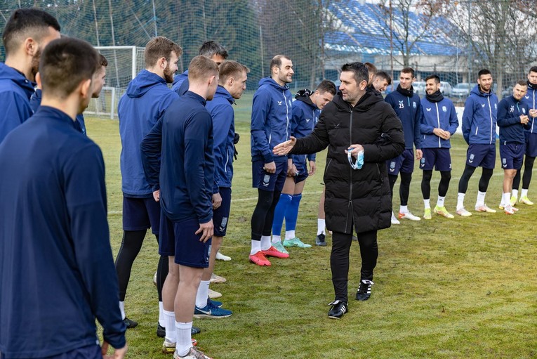 Osijek predstavio dva nova igrača. Jednog je oteo Rijeci, a drugi stiže iz Srbije