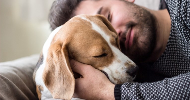 Studija je dokazala da smrt psa može biti jednako teška kao i gubitak voljene osobe