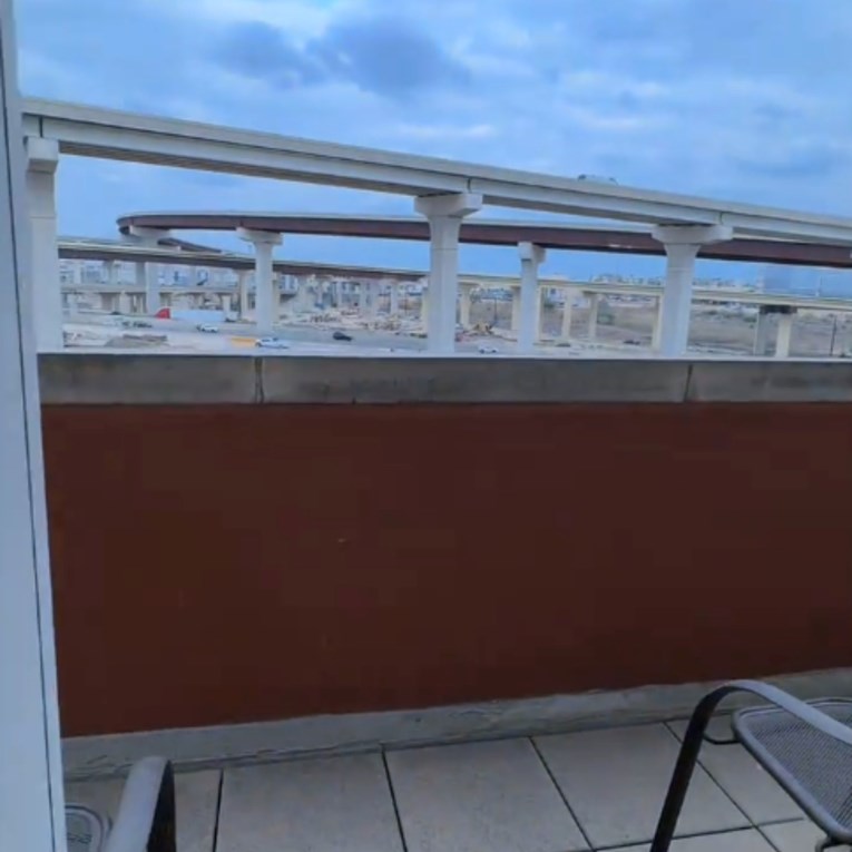 Rezervirao sobu s balkonom za Valentinovo, prizor je nasmijao milijune