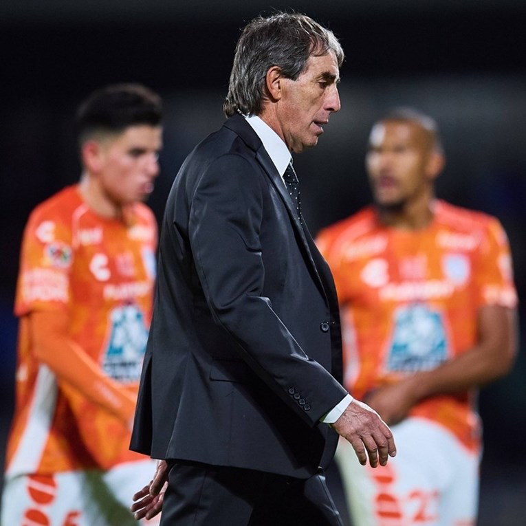 Osvojio naslov, odveo momčad na klupski SP i otišao. Klub bez objašnjenja