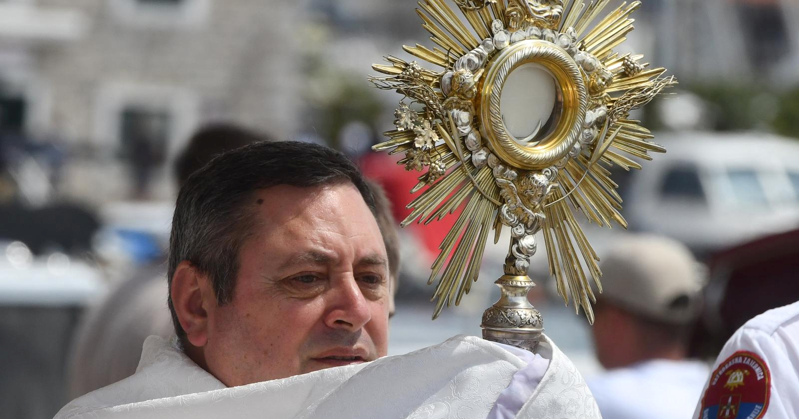 Župnik iz Vodica objavio koliko je novca dobio od blagoslova