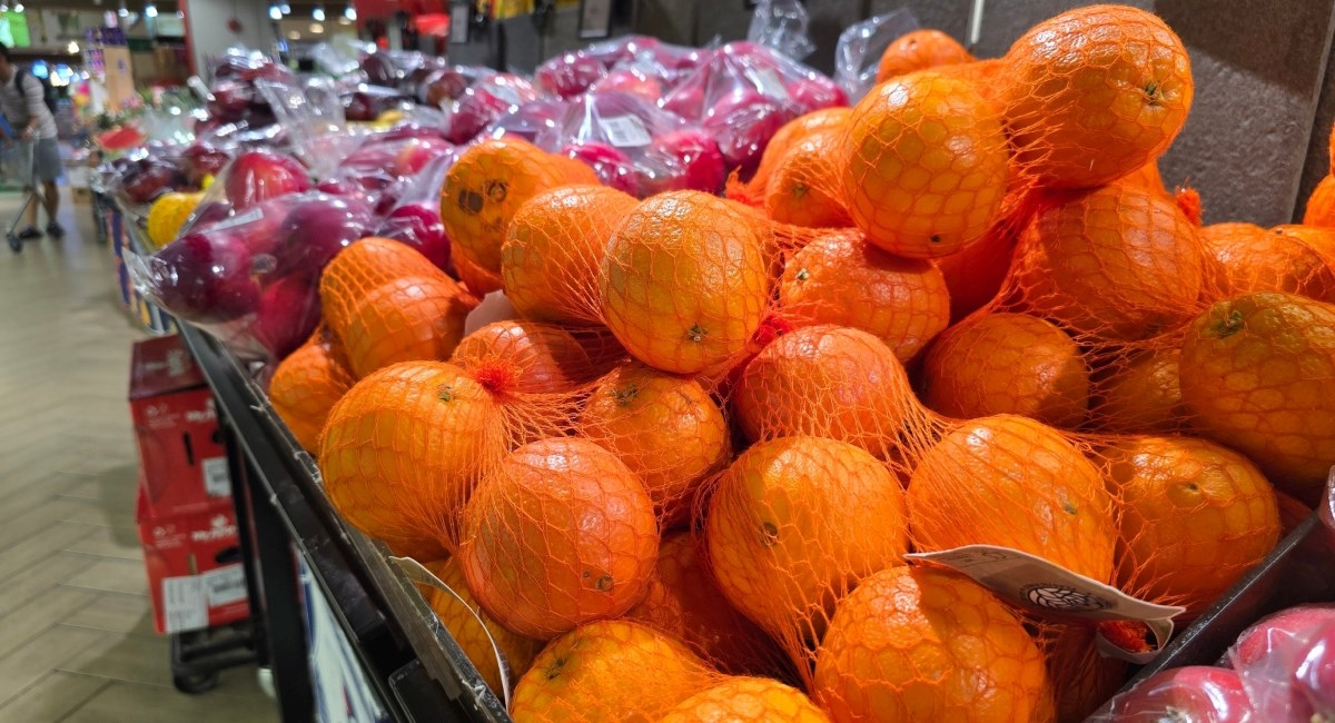 Jeste li se ikad pitali zašto su naranče pakirane u crvene mrežice?