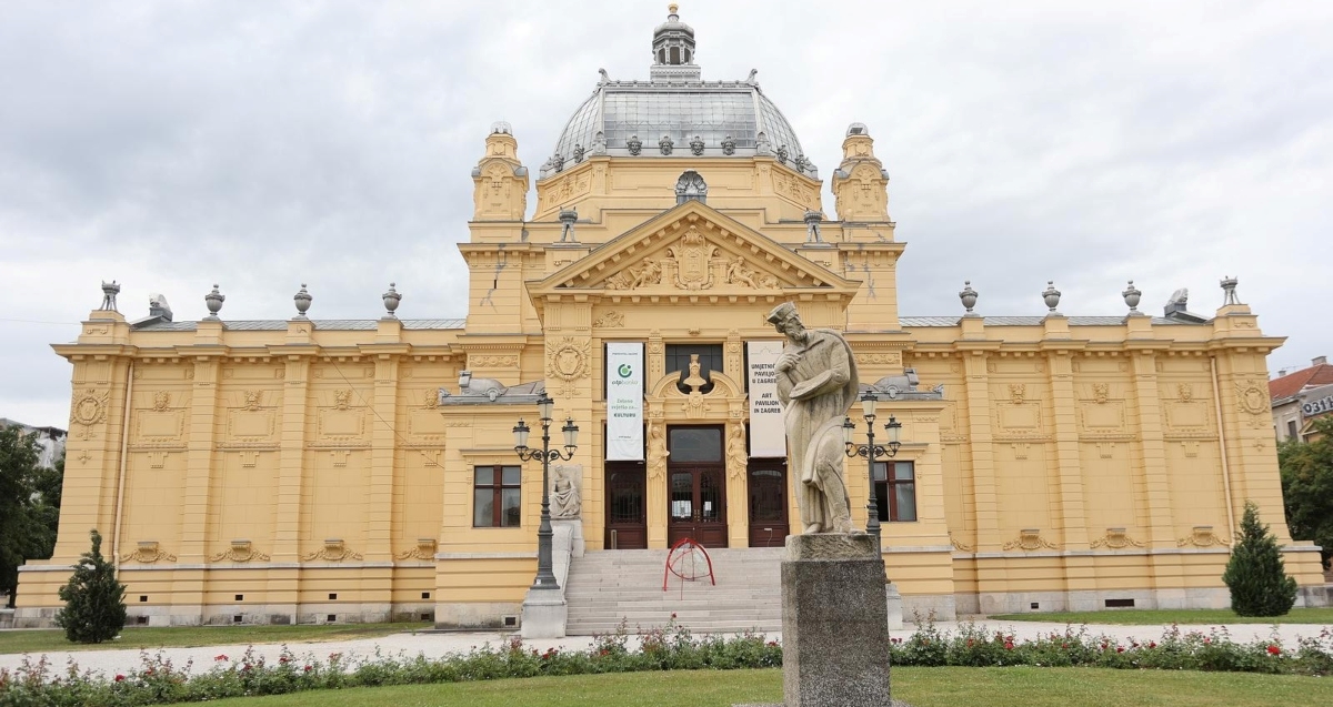 Jučer kasno navečer izbio požar na zgradi umjetničkog paviljona u Zagrebu. Ugašen je
