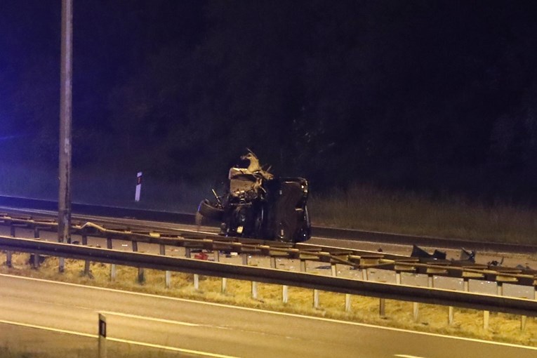 Jedna osoba poginula, druga teško ozlijeđena na autocesti kod Ivanić-Grada