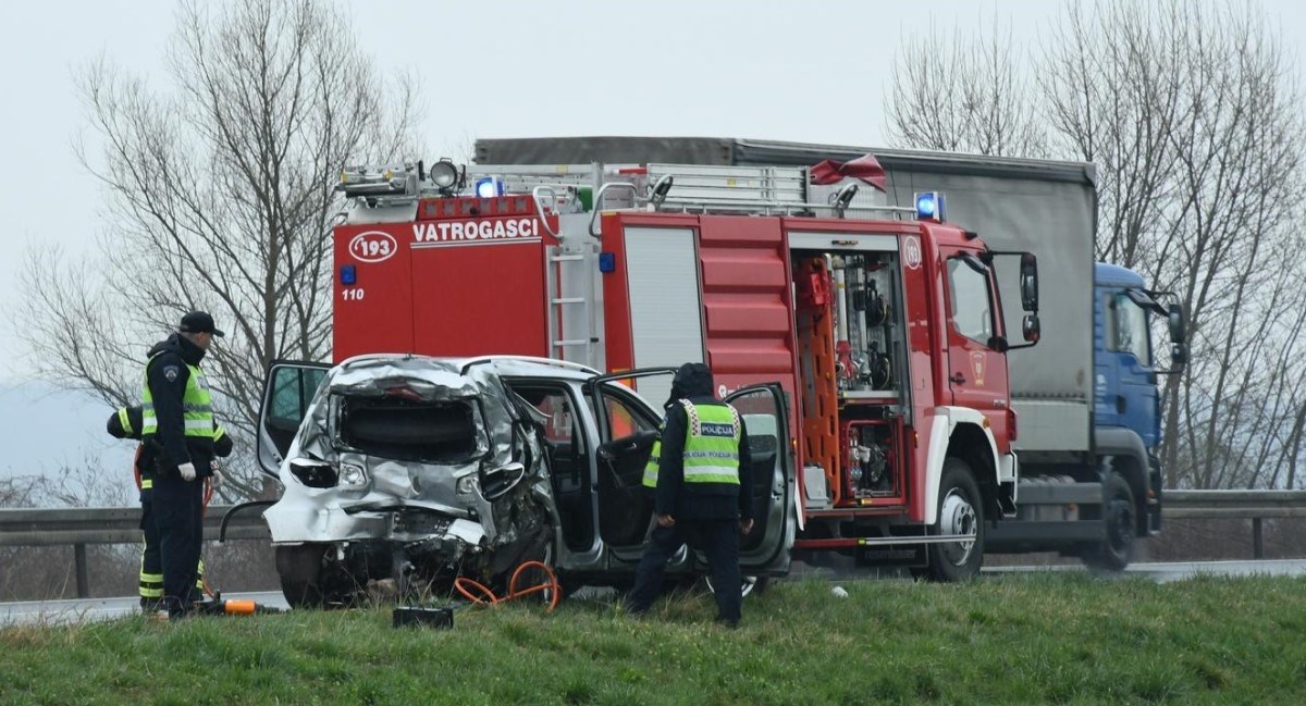 Detalji prometne na A3: Poginuli stariji muškarac i žena, vozač kamiona u pritvoru
