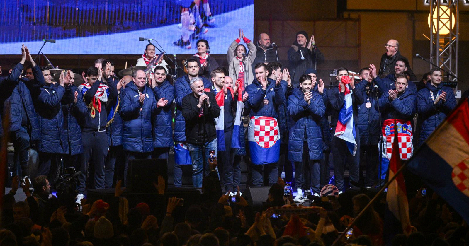 Navijači spominju novi nadimak rukometaša jer ih je Thompson nazvao - vitezovi