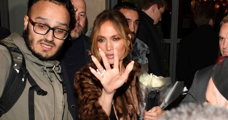 J. Lo pojavila se na premijeri svog filma Unstoppable, odbila je davati autograme