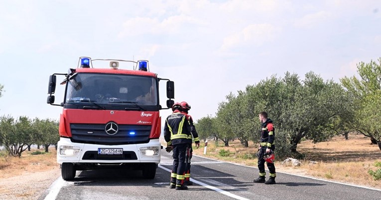Gromovi danas izazvali oko 30 požara u Splitsko-dalmatinskoj županiji