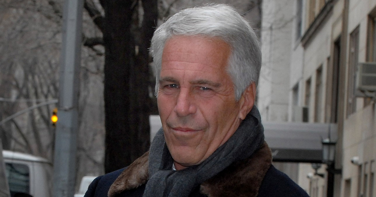 Jeziva teorija o tome na što je Epstein toliko često u mailovima odgovarao s "ups"