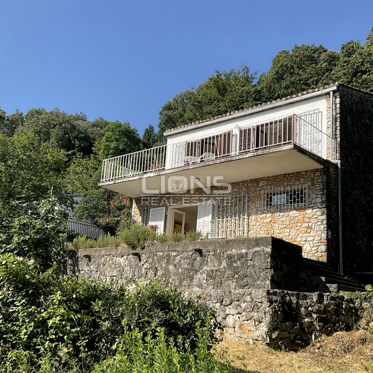 Kuća uz plažu u Mošćeničkoj Dragi prodaje se za 380.000 eura