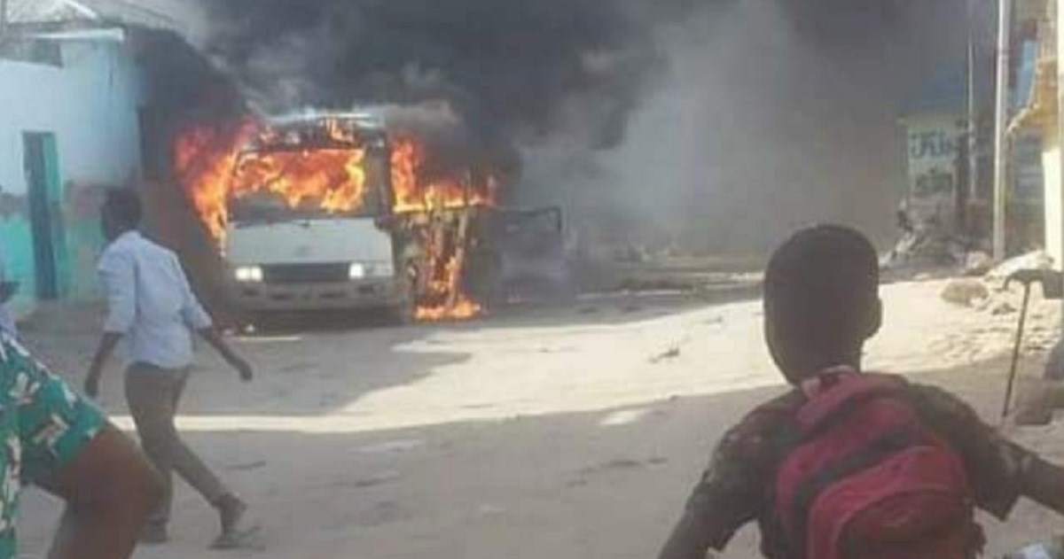 U Somaliji dignut u zrak kombi koji je vozio nogometaše, najmanje četiri mrtva