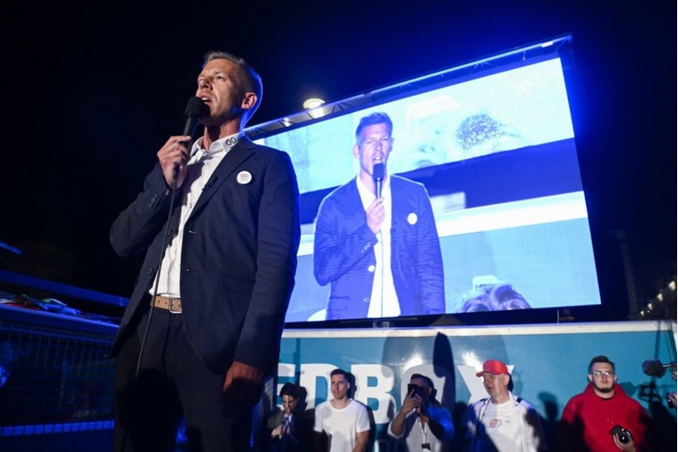 Godinama su veličali Orbana. Mađarski javni mediji se sad mijenjaju