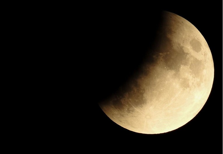 Pogledajte kako je pomrčina Mjeseca izgledala iz Hrvatske