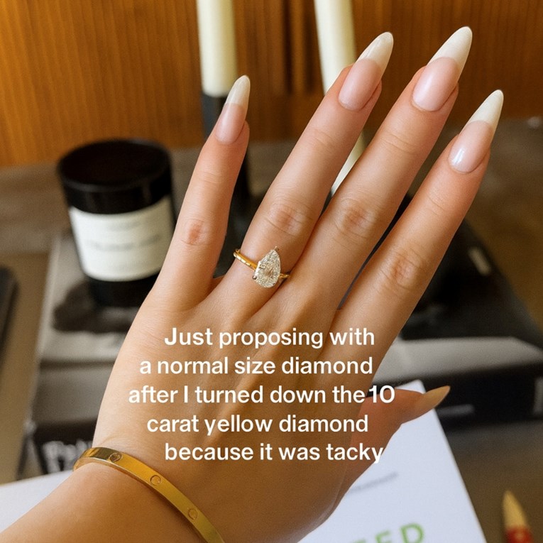 Zaručnički prsten od 10 karata bio joj je "kičast": Odbila ga je i postala viralna