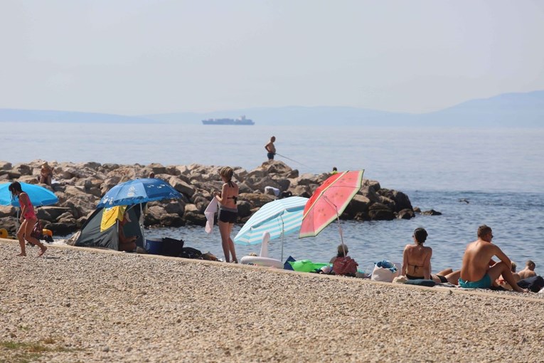 Danas i sutra sunčano i vruće, temperature do 33