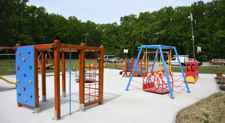 Dječjim vrtićima trinaest milijuna eura za opremu i uređenje igrališta