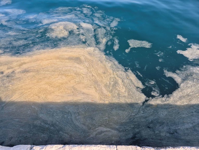 Jadran je 2024. prekrila "morska sluz". Znanstvenici s Ruđera otkrili uzrok