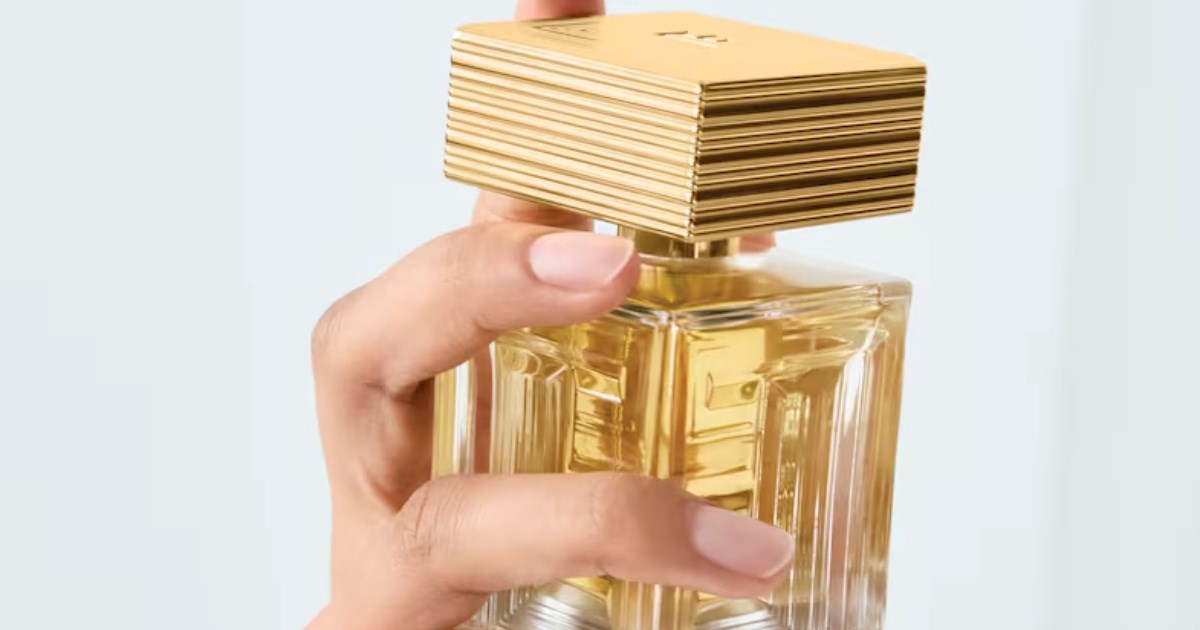 'Destin De Balmain': Odvažan cvjetno-voćni miris s potpisom Balmaina