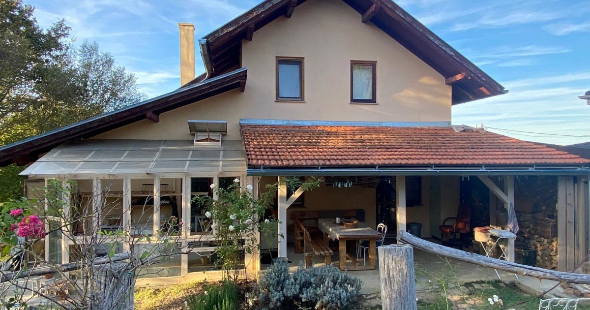 Obiteljska kuća s velikom okućnicom blizu Zagreba prodaje se za 220.000 €