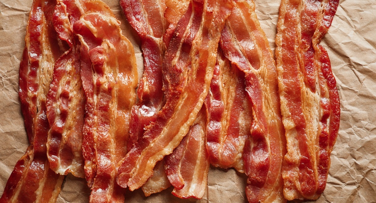 Slanina je puno ukusnija kada se ne prži, a tajna je u jednom jeftinom sastojku