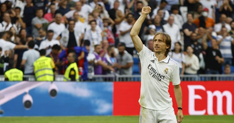 Santiago Bernabeu se još jednom naklonio Modriću. Pogledajte ovacije