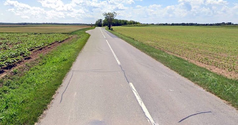 Teška prometna kod Šarengrada. Auto sletio s ceste, vozač poginuo