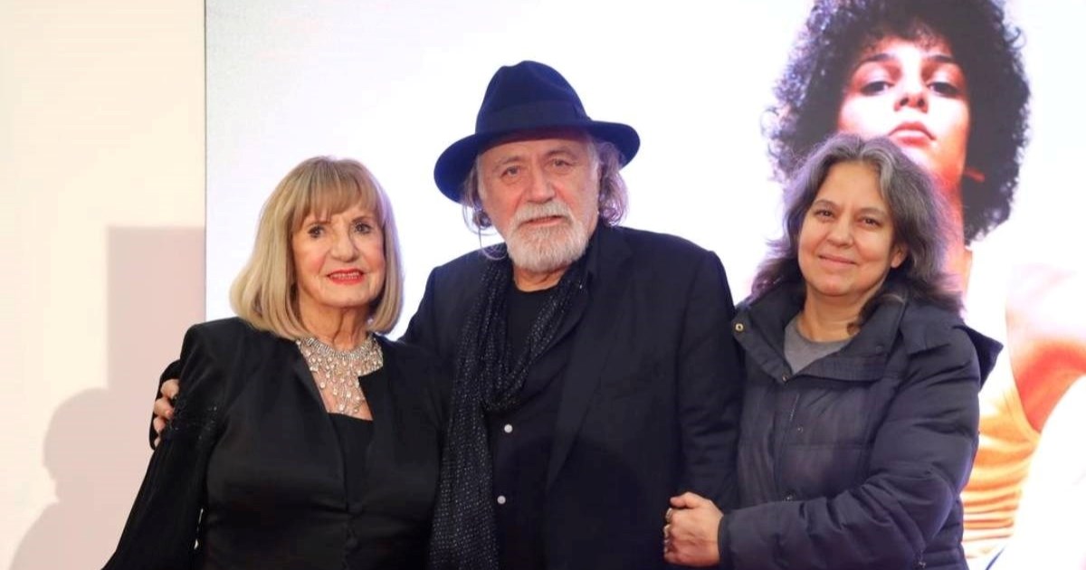 Rade Šerbedžija i supruga Lenka pozirali s Biserkom Petrović u Beogradu