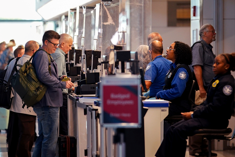 Amerikanci bez plaća, letovi otkazani. Američka vlada već 36 dana u blokadi