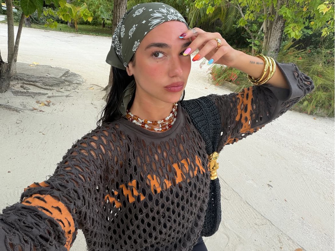 Stoj na glavi na dasci usred mora? Dua Lipa izvela ga kao od šale