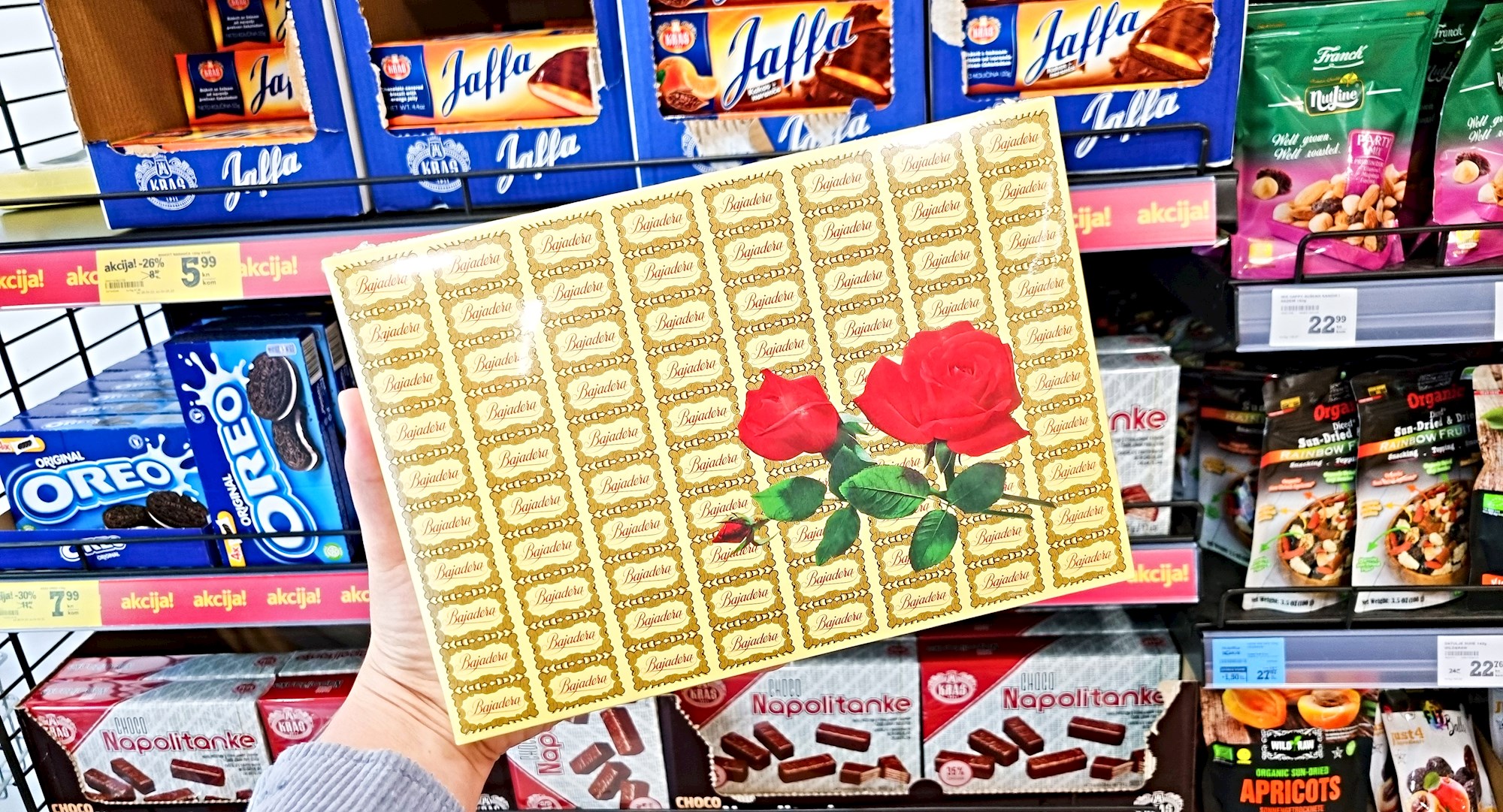 Idemo po dućanima: Našli smo poznate slatkiše i čips u retro pakiranju