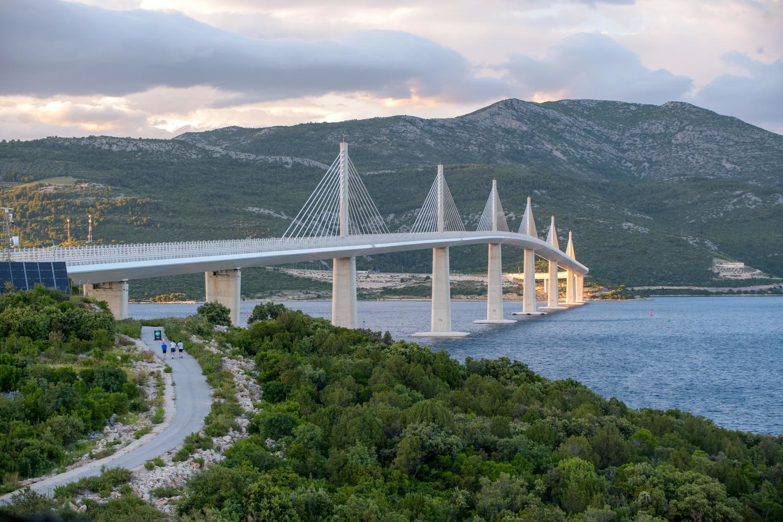 I Talijani pišu o pukotinama na Pelješkom mostu