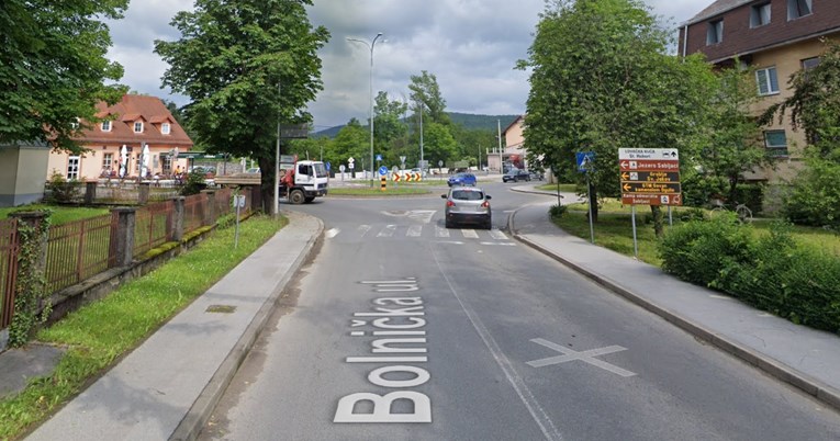 U Ogulinu djevojka (17) vozilom autoškole naletjela na pješaka