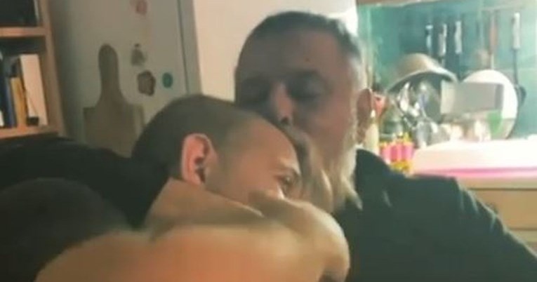 Kiki Rahimovski objavio snimku s Akijem iz obiteljskog doma: Tata i ja...