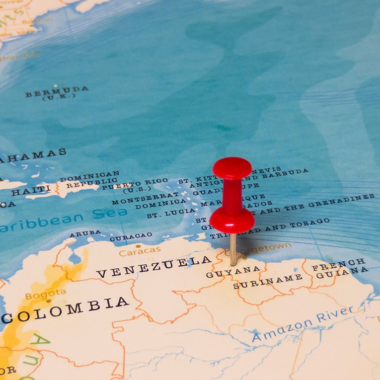 Mala država s mnoštvom siromašnih glavni je dobitnik rata u Iranu Mala država s mnoštvom siromašnih glavni je dobitnik rata u Iranu