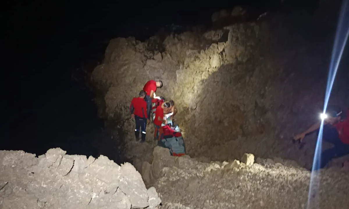 FOTO Turista na SUP-u valovi odnijeli od Karlobaga do Paga. U noći ga spašavao HGSS