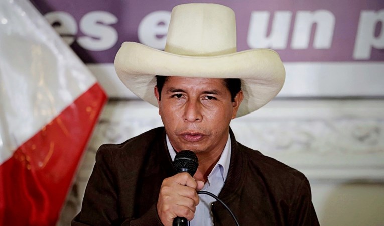 Socijalistički predsjednički kandidat Castillo proglasio izbornu pobjedu u Peruu