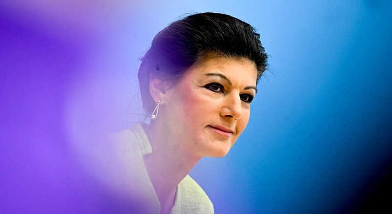 Antiimigrantski usmjerena političarka napustila njemačku Ljevicu i gradi svoju priču